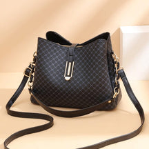 Bolsa Feminina Couro Chic Bela