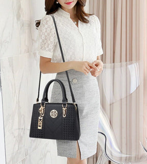 Bolsa Feminina Couro Clássica